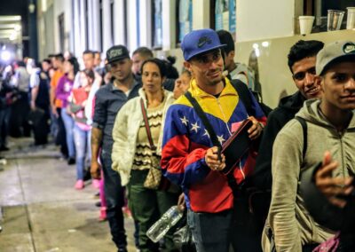 “Los migrantes no son depredadores. En general contribuyen más a la riqueza de lo que cuestan. Mucha gente piensa que los migrantes competirán por los recursos locales. Por el contrario, contribuyen al desarrollo del país receptor”.